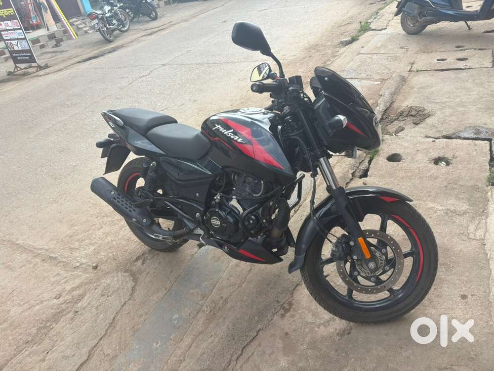 Bajaj Pulsar 150 DTS-i (Dec 2022) -Only 6400 Km Driven  Single Owner