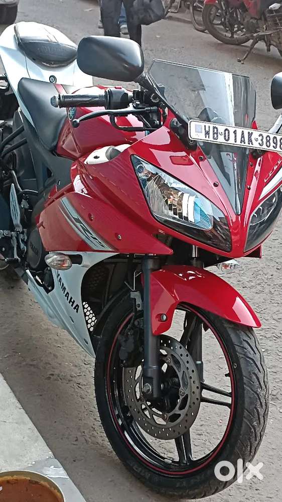 Yamaha R15 v2