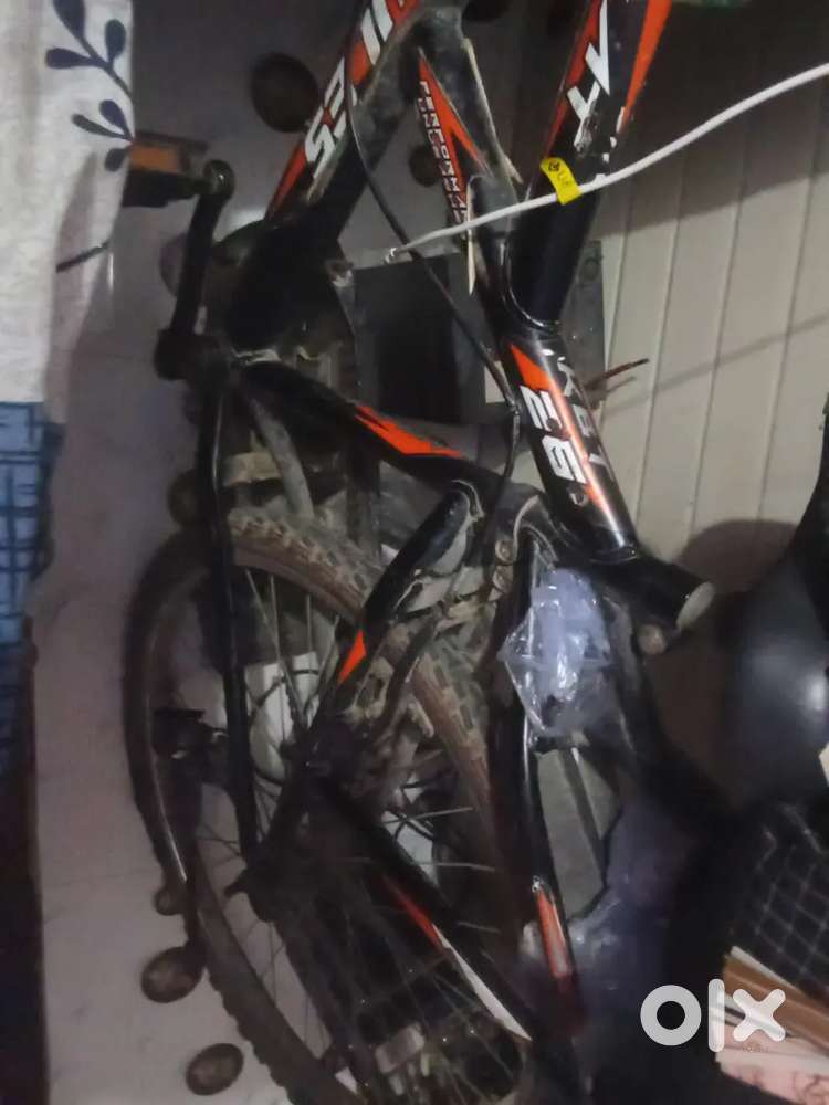 Very good condition Hercules cycle