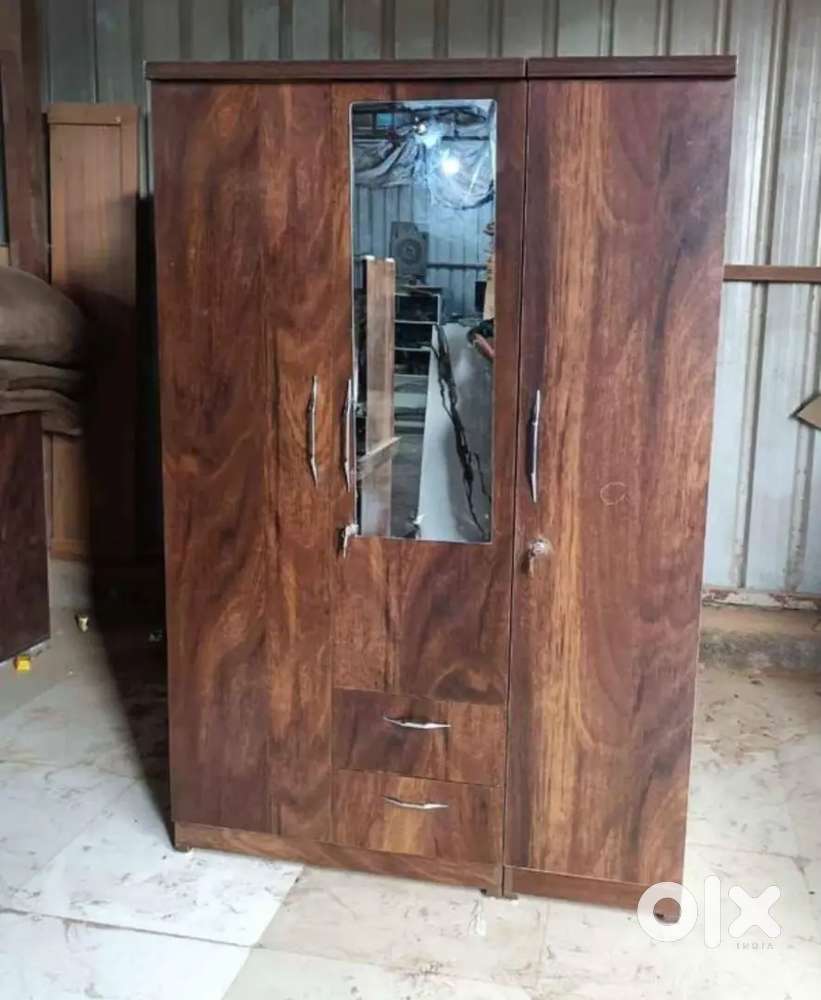 Brand New 3 Door Wooden Wardrobe High Quality