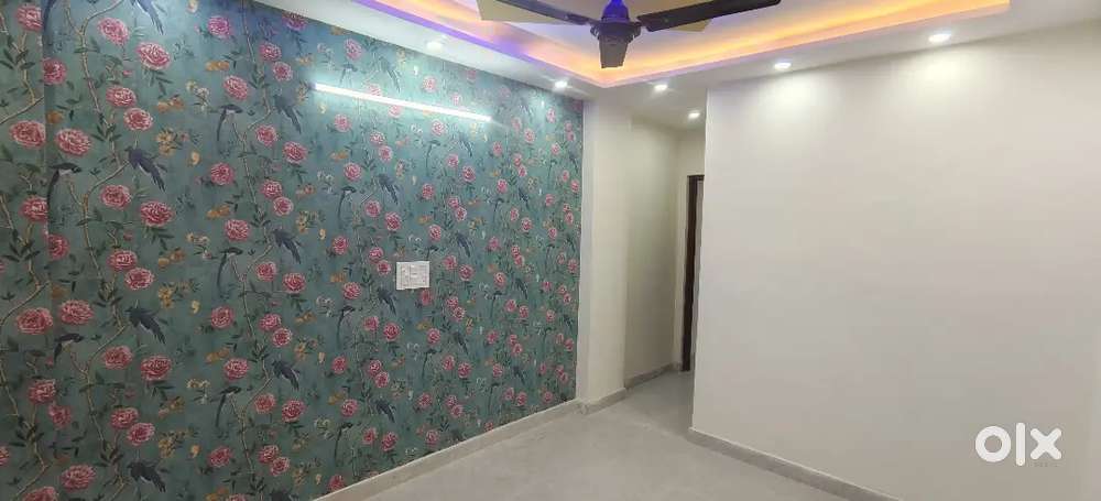 3 BHK Flat Semi Furnished 1st Floor, 2 Side Open in Dwarka Mor