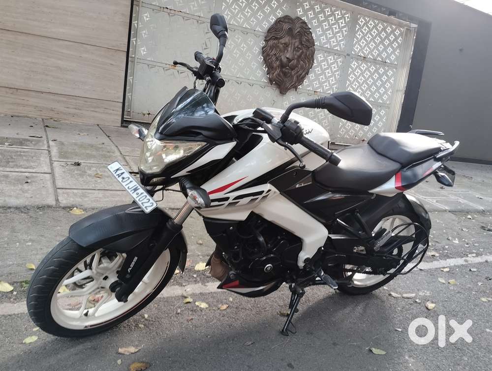 Bajaj pulsar NS 200 for sale