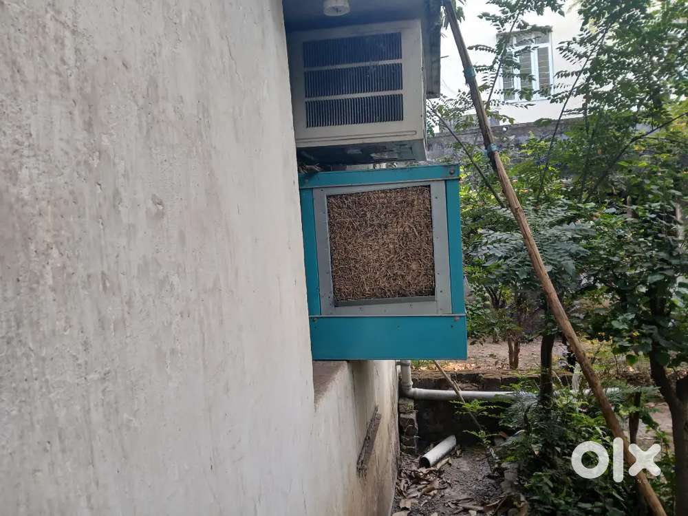 Cooler onyear old in good condition  window .