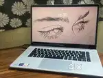 Fast, Powerful Laptop – Ideal for Students & Professionals!