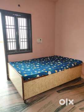 One room set single bad independent floor