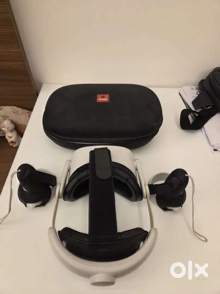 Meta Quest 2, 128 GB, with kiwi accessories