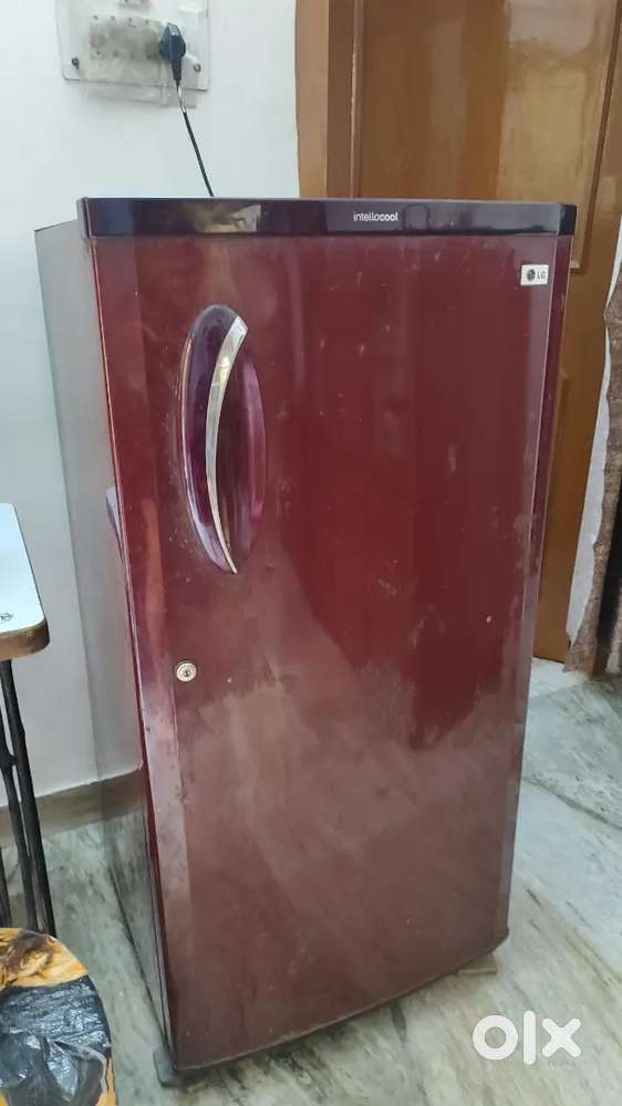 LG FRIDGE FULLY WORKING TO SELL OPP TO DADAJI AVENUE BHOPAL