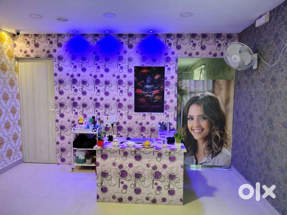 Spa and  beauty parlour saloom sale running spa daly 15k to 20 k