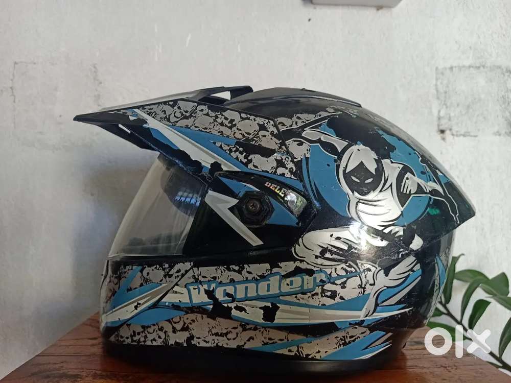 Deleton Helmet