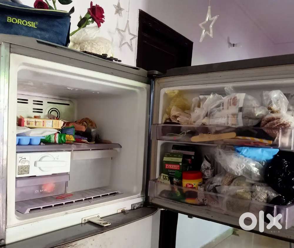 LG DOUBLE DOOR 268 LITER Fridge