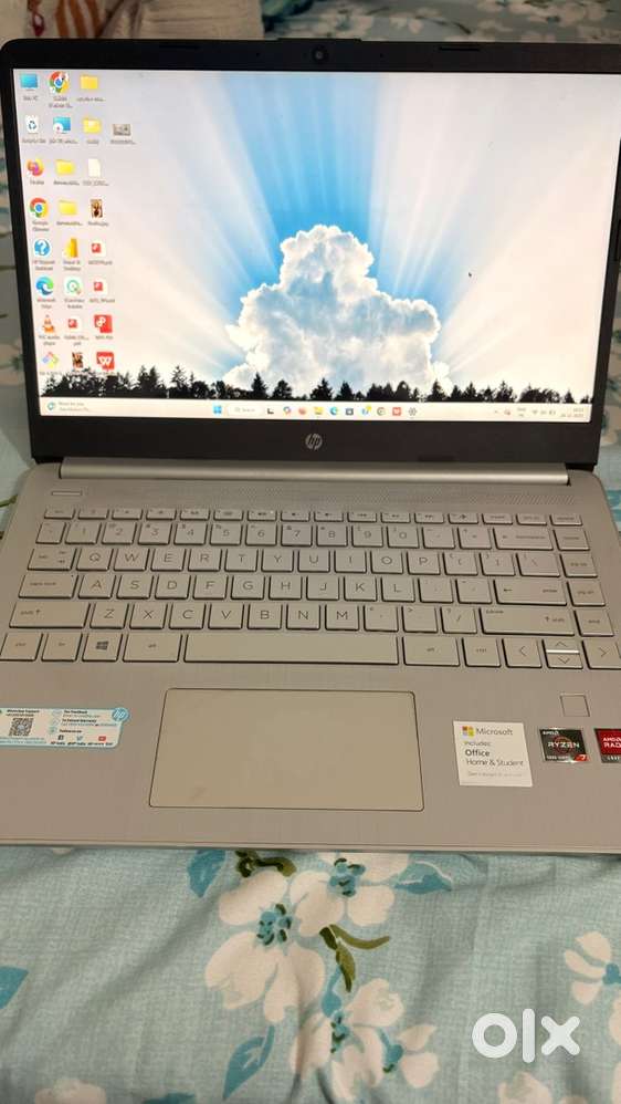 HP laptop Ryzen 7 5700U 8GB Ram & 512gb SSD with orignal Window 11