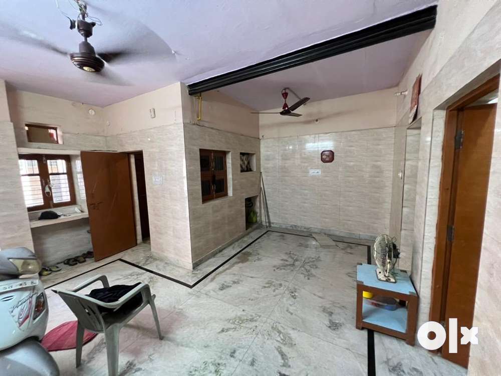 Well maintained house in Krishna Nagar