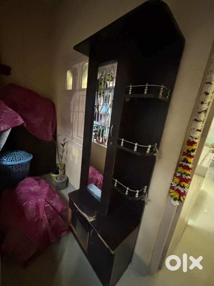 Dressing table