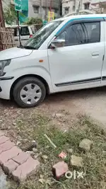 Gadi emi pe hai 250000 dena hai rest 52 month emi dena hai gadi new co