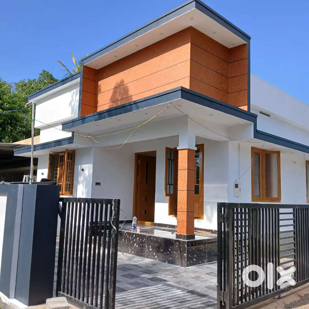 Aluva Manakkapadi, 3bhk,4cent land,not flood