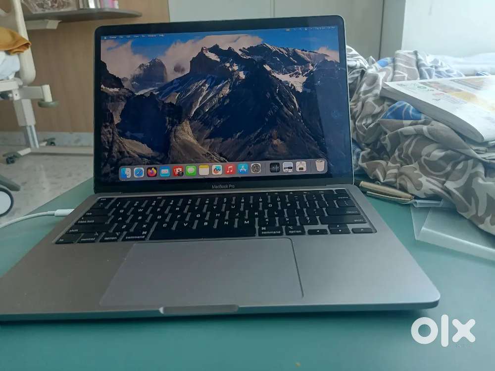Macbook pro 16gb ram/512 ssd touchbar edition