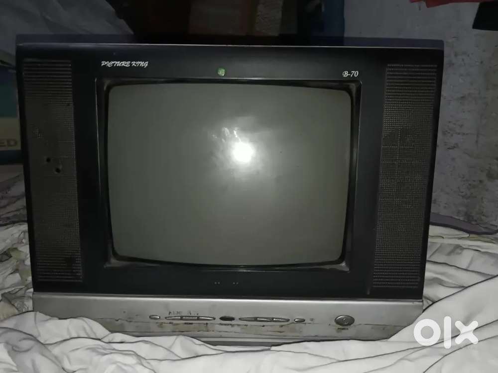 Price 800/- only Colour T.V Running Condition hai