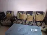 2 years old 5 seater sofa set