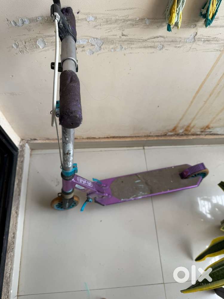 Tennis raket, scooter, cricket kid combo