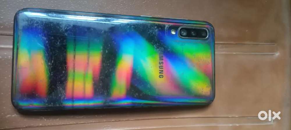 Samsung Galaxy a50 - Ram 4GB. 64GB Storage