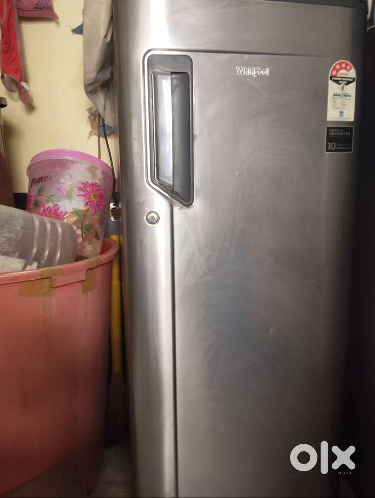 Sell whirlpool fridge excellent condition all features are working