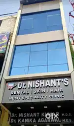 skin clinic assistant female