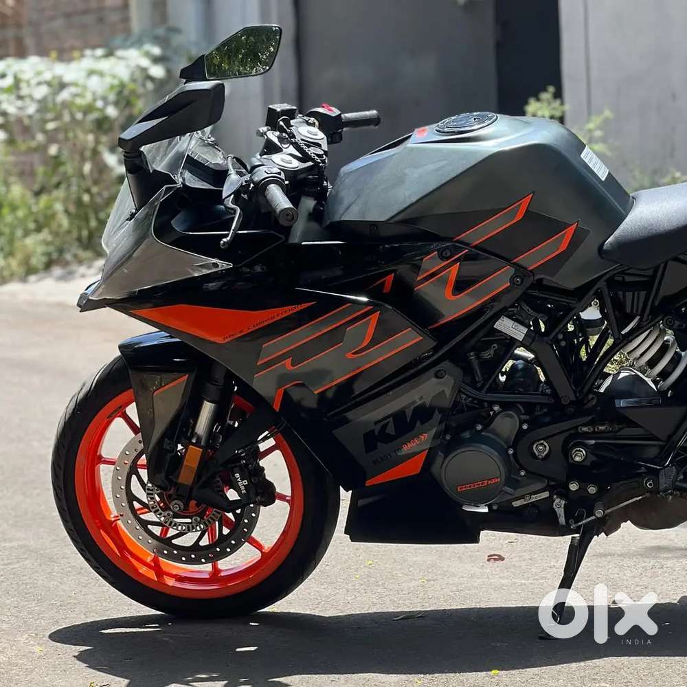 Rc 200 only 8000km driver new condition me hai