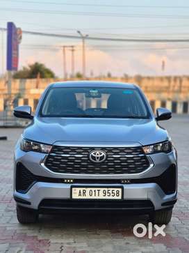 Toyota Innova Hycross 2.0 GX 7 STR, 2023, Petrol