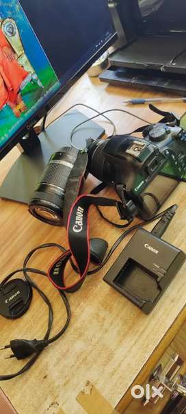 DSLR camera eos 1300D
