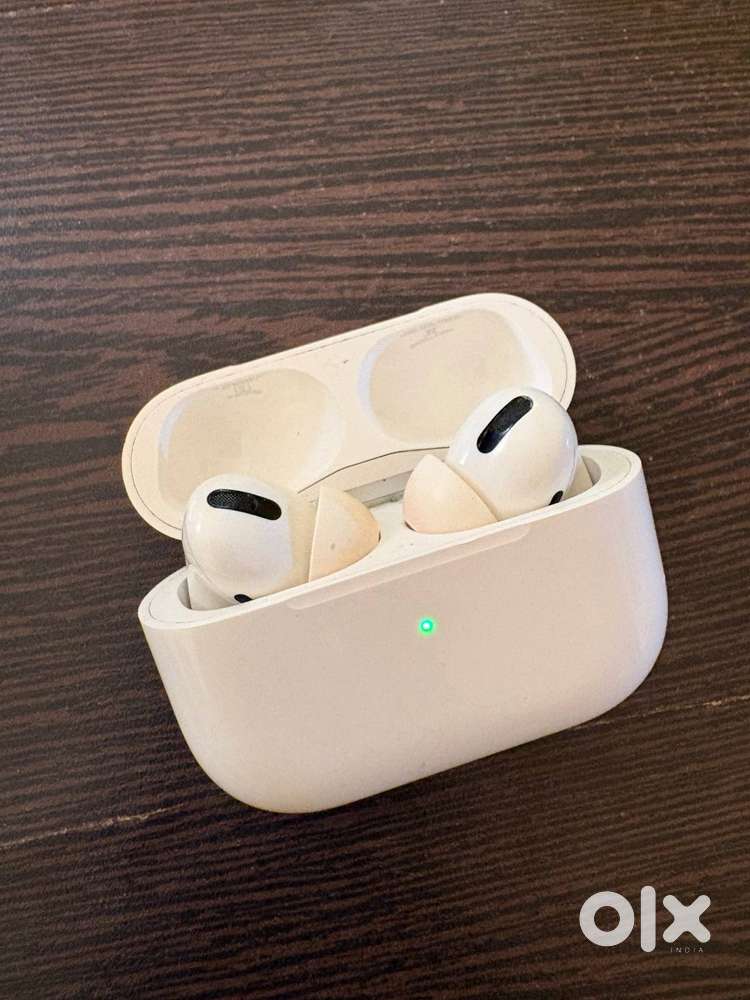 Airpods Pro 1st Gen with Magsafe Case