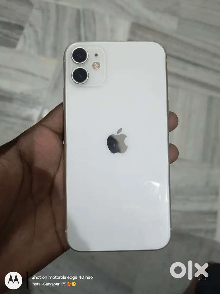 iPhone 11   128 gb ram