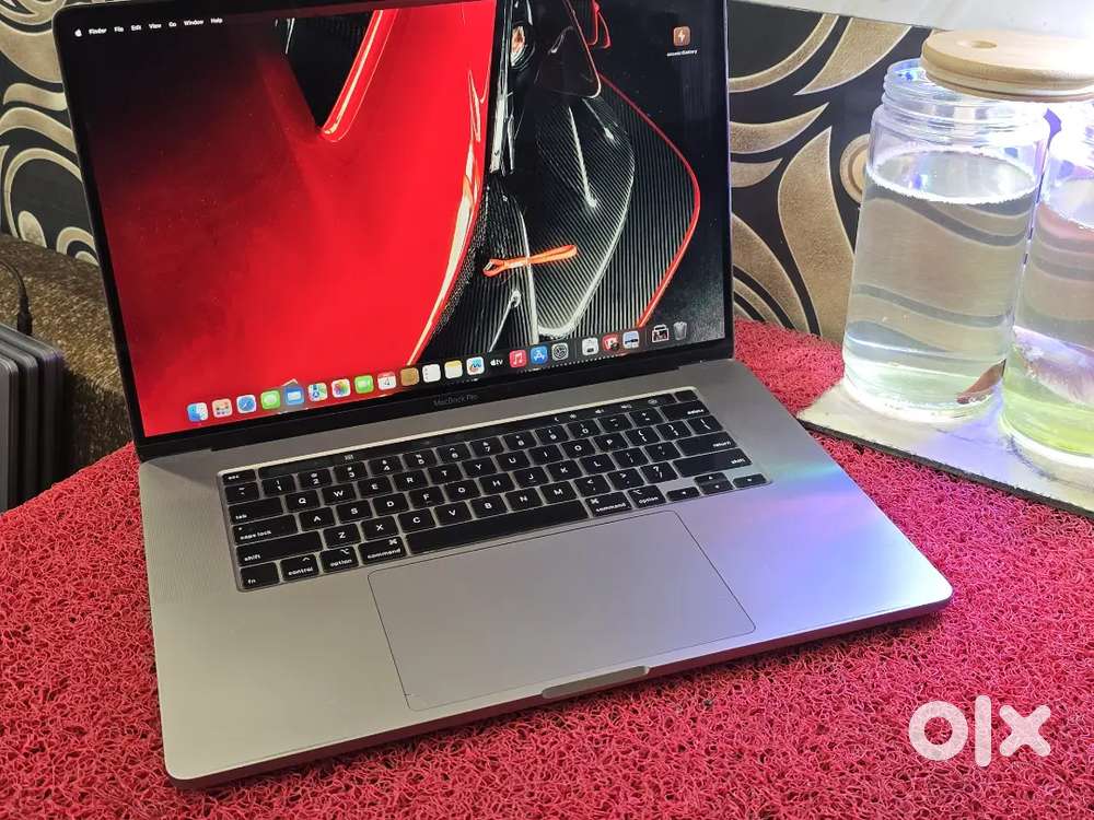 Apple Macbook Pro 2020 i7 16gb 512gb 5.5gb Graphics 16inch Retina