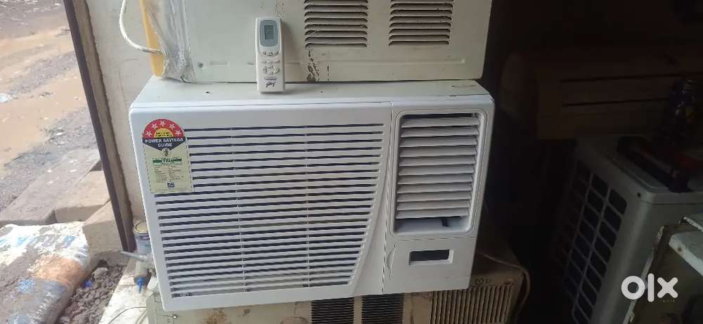 Window AC 1 ton with remote control