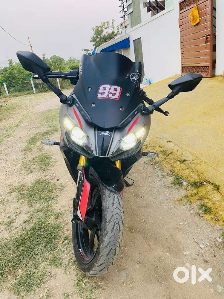 TVS APACHE RR310 BTO (BUILT TO ORDER) BALCK.
