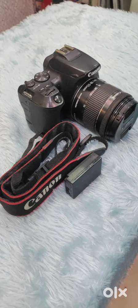 Canon 200DMark II in good condition with charger battery strap