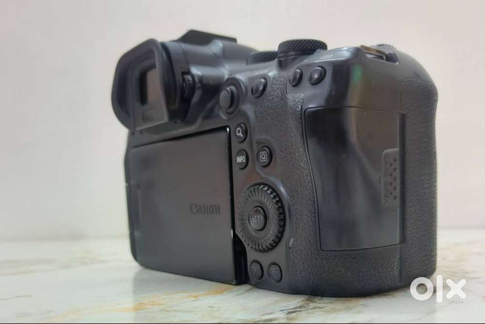 Canon R6 Mark II  Mirrorless Camera Body    99% Condition