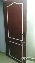 DOOR FULLY IN GOOD CONDITION WITH DOOR AND ALSO ITS FULL SET