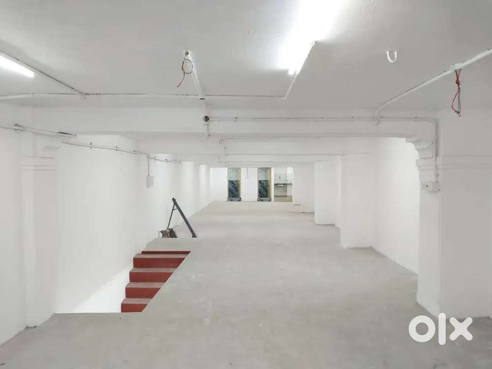 1500SQFT 1STF FLOOR OFFICE/GODOWN  RENT75,000 AT HIGH COURT OPPOSITE.