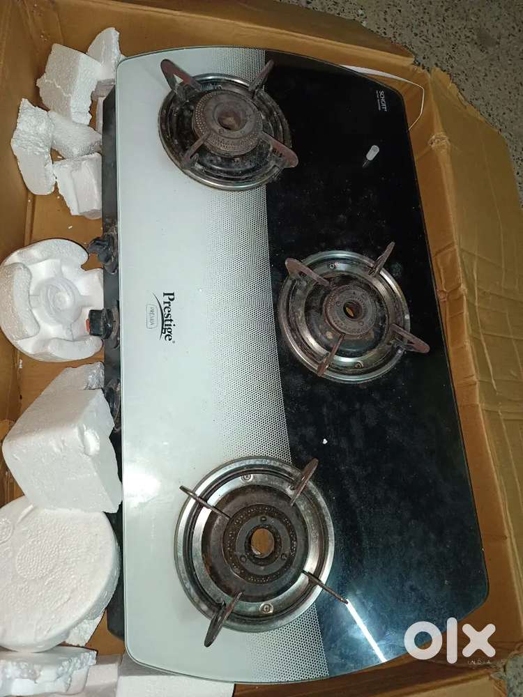 Prestige 3 Burner Gas Stove in Good Condition – ₹3000 (Mumbai)