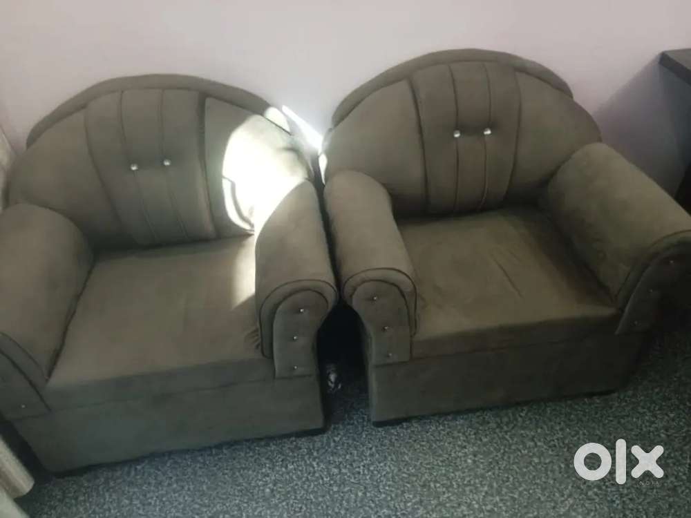 Well  furnished with sofa set center table with  chair