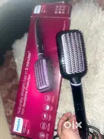 Philips Hair Straightener Brush BHH880/10 – Like New!