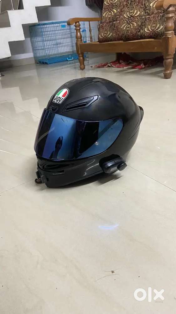 AGV K1 GOOD CONDITION WITH VISOR , INTERCOM AND TINTED VISOR