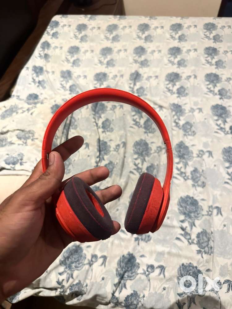 Beats headphone working wise nice and conditioon ruff