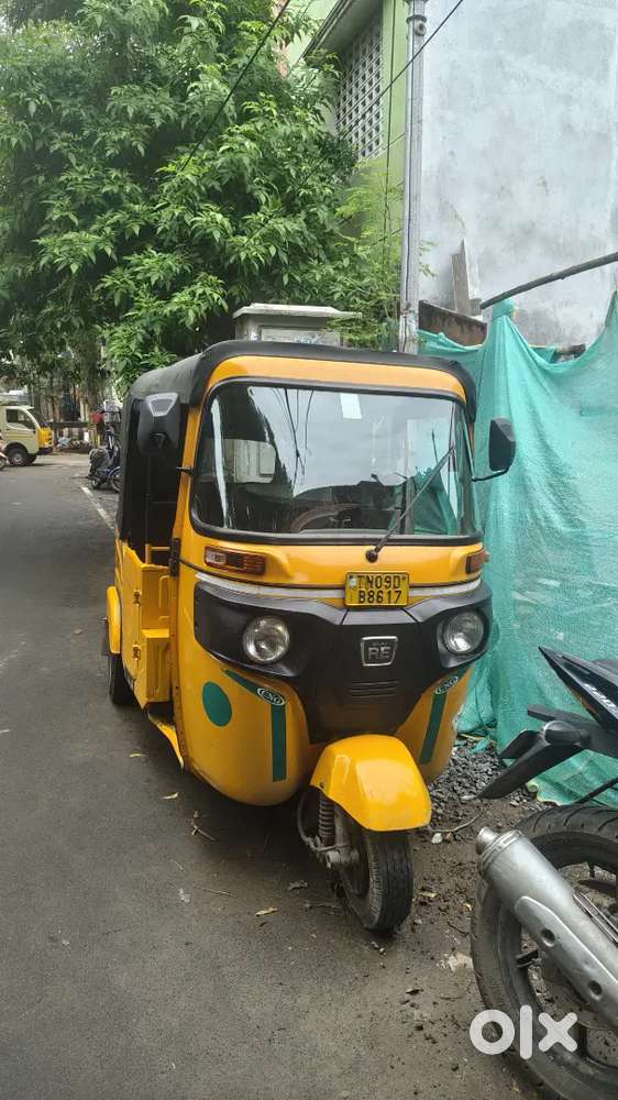Bajaj cng auto 2023