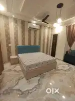 3bhk fully furnished luxury ground floor park facing near haniman Lko.