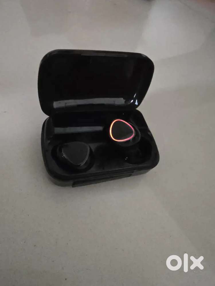 Tws earbuds only 2 month used