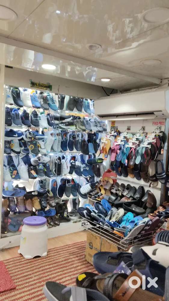 Class 6 fail boy for shoe shop near new market area