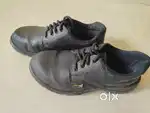 Industrial safety shoes