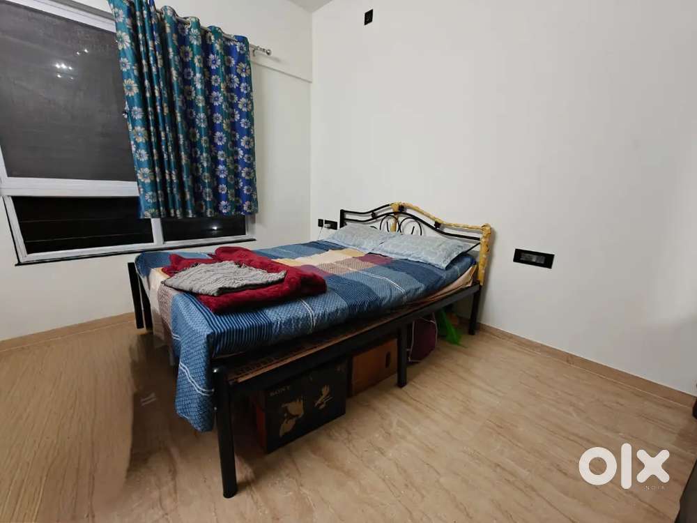 QUEEN BED FOR SALE WITH MATTRESS AVAILABLE FOR SALE