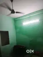 Ek room ke saat latrine bathroom prsonal h boys girls and small family